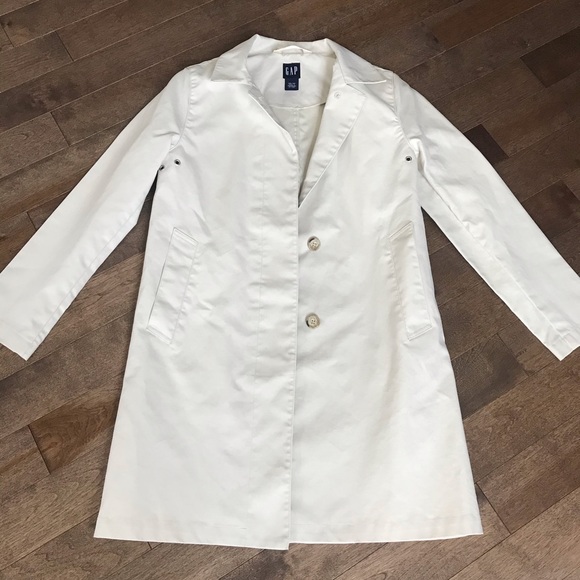 GAP trench coat. XS.